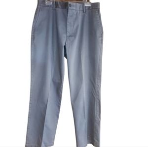 DOCKERS MEN'S KHAKI CLASSIC FIT PANTS SIZE 34 x 30, GREY.